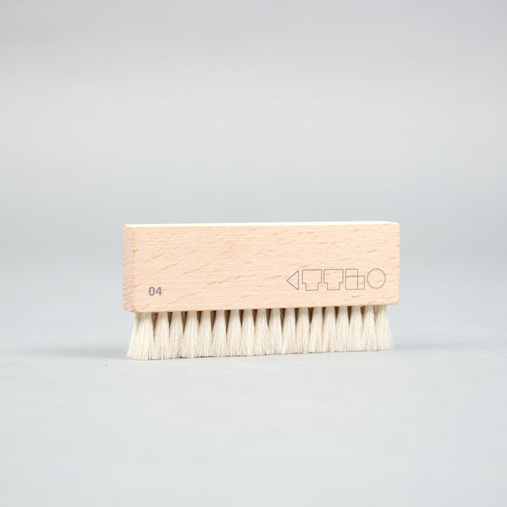 Turntable Lab: Wet+Dry Goat Hair Vinyl Record Brush