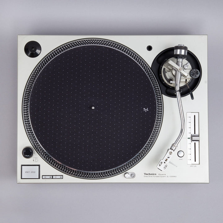 Turntable Lab: Dot Pattern Slipmat Record Mat - Black